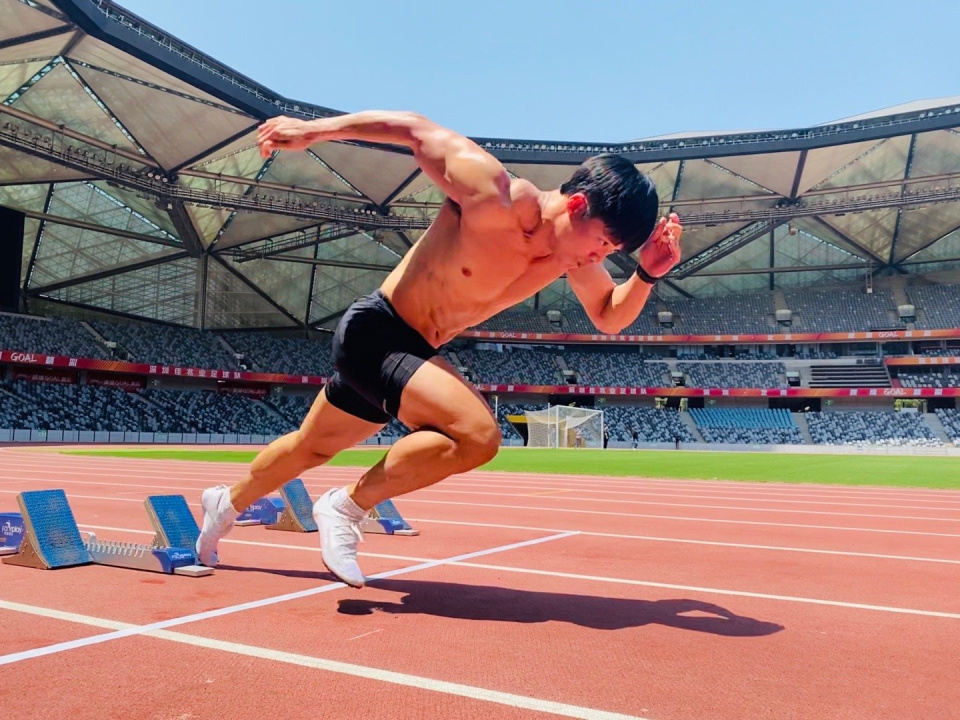 苏炳添:9秒83后名利双收,搬进2000万豪宅,历史地位比肩刘翔