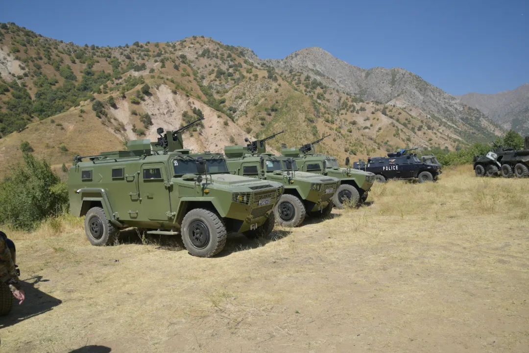 中国与塔吉克斯坦反恐演习，现场曝光