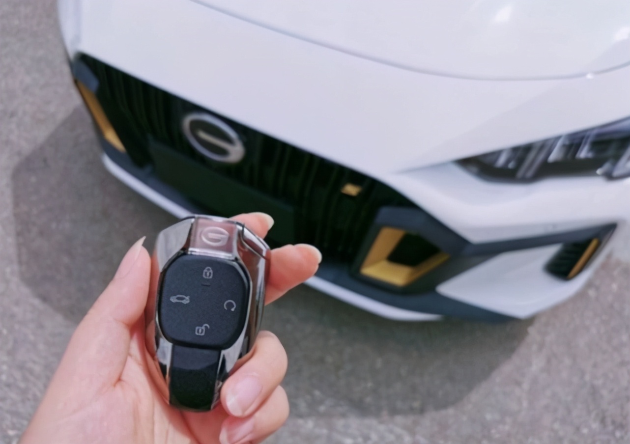 小伙花14.8万买影豹,拿出车钥匙亲戚一片哗然,看到油耗顿时安静