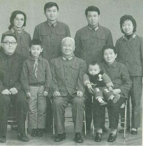 师长陈再道单骑冲阵,杀敌无数,徐向前大怒:看来骑兵团缺个排长