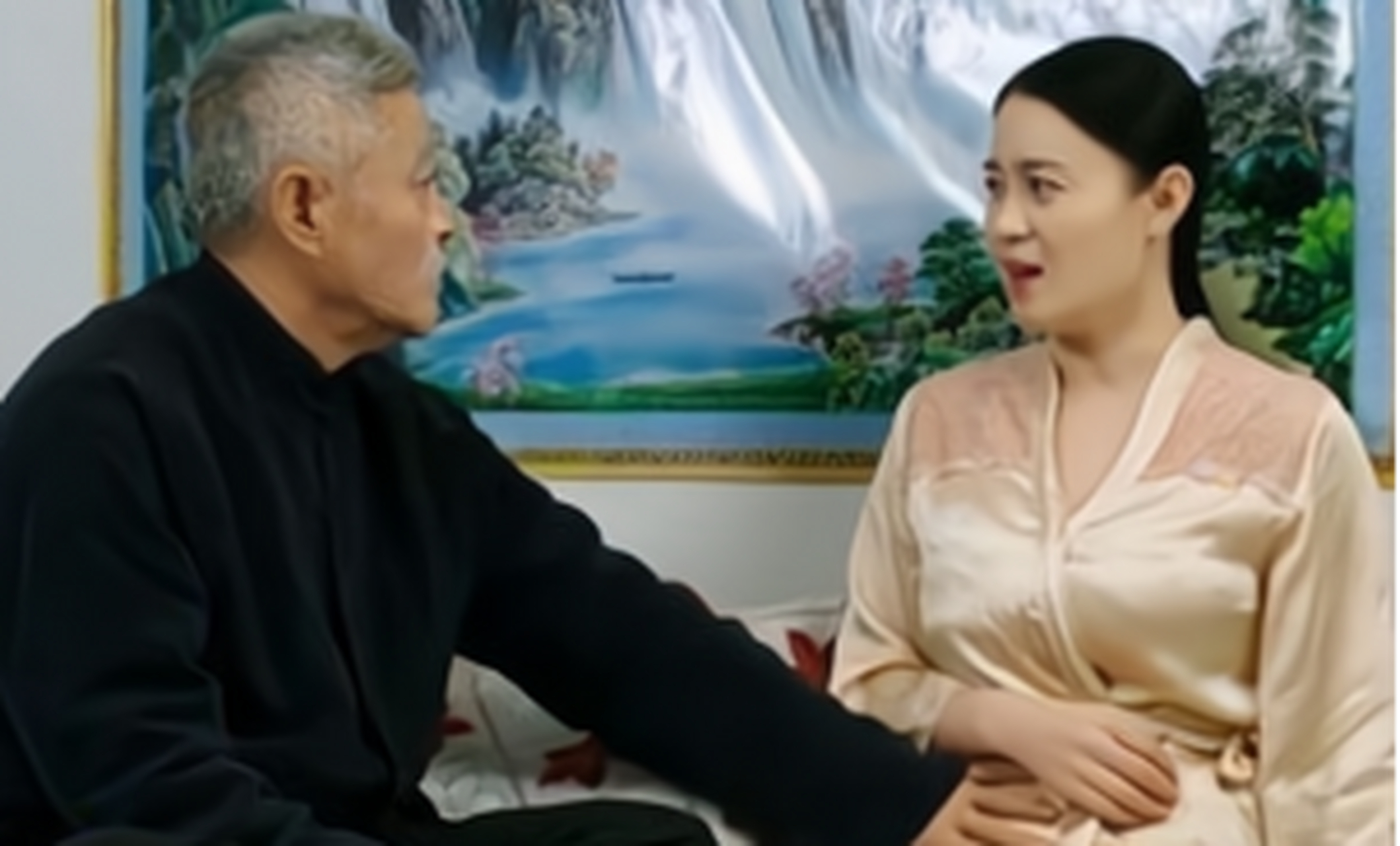 被赵本山捧红的关婷娜,既不会唱歌,也不会跳舞,更不会二人转,也没有向