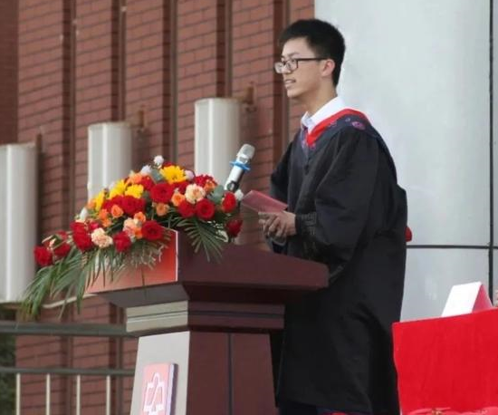 江西理科状元杨一鸣,理综满分,母亲是大学教授