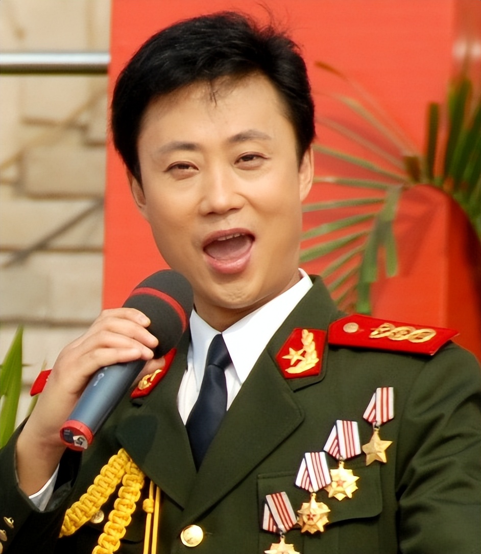 歌手耿为华:离婚那天和女儿抱头痛哭,51岁依旧单身