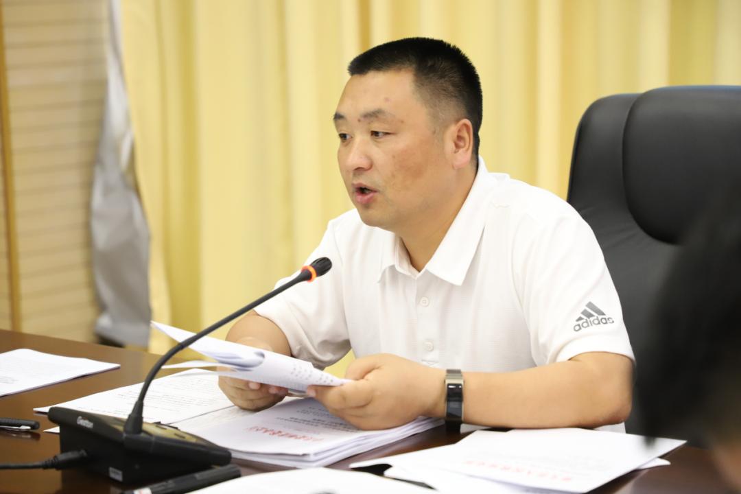 管庆良主持召开县十六届人民政府第97次常务会议