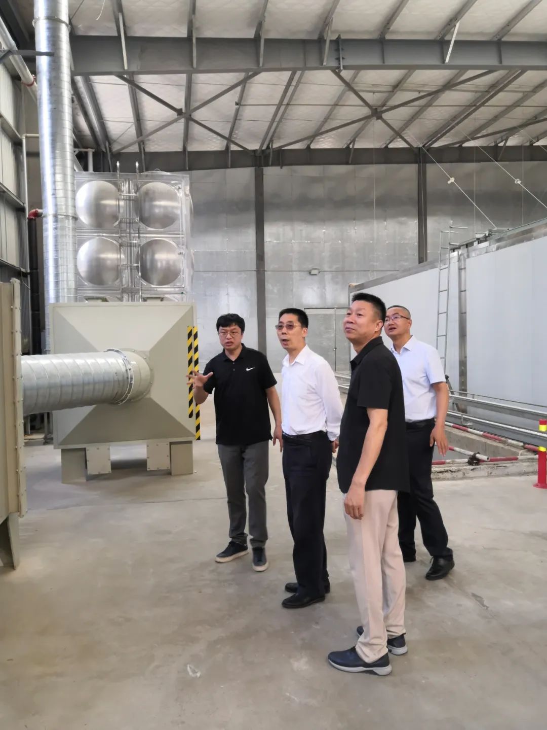 牛清报副市长率队赴新津事丰医械公司调研"走出去"工作