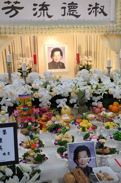 施伯雄自曝奶奶不幸去世,因意外跌倒身亡,霍启刚前来参加葬礼
