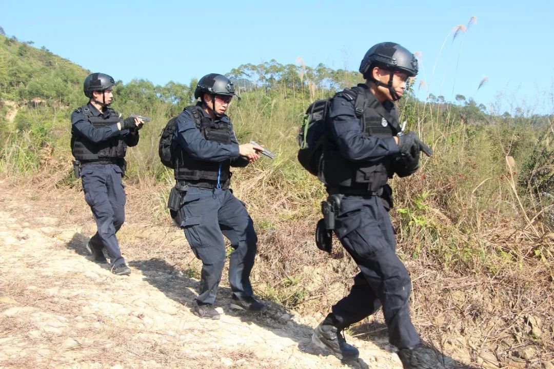 揭秘深圳公安"战狼突击队"是如何淬火成钢的?