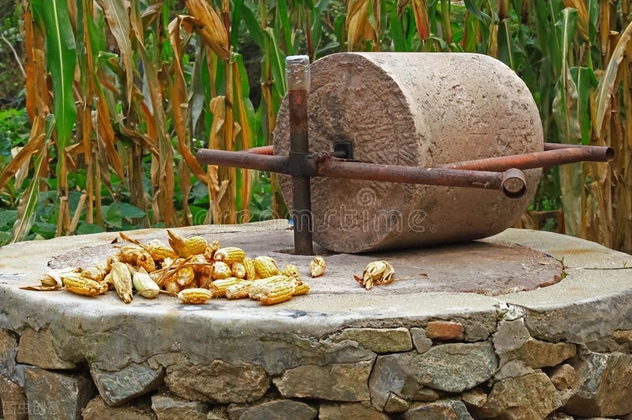 三层石磨磨面机,小麦高粱玉米杂粮石磨磨粉机