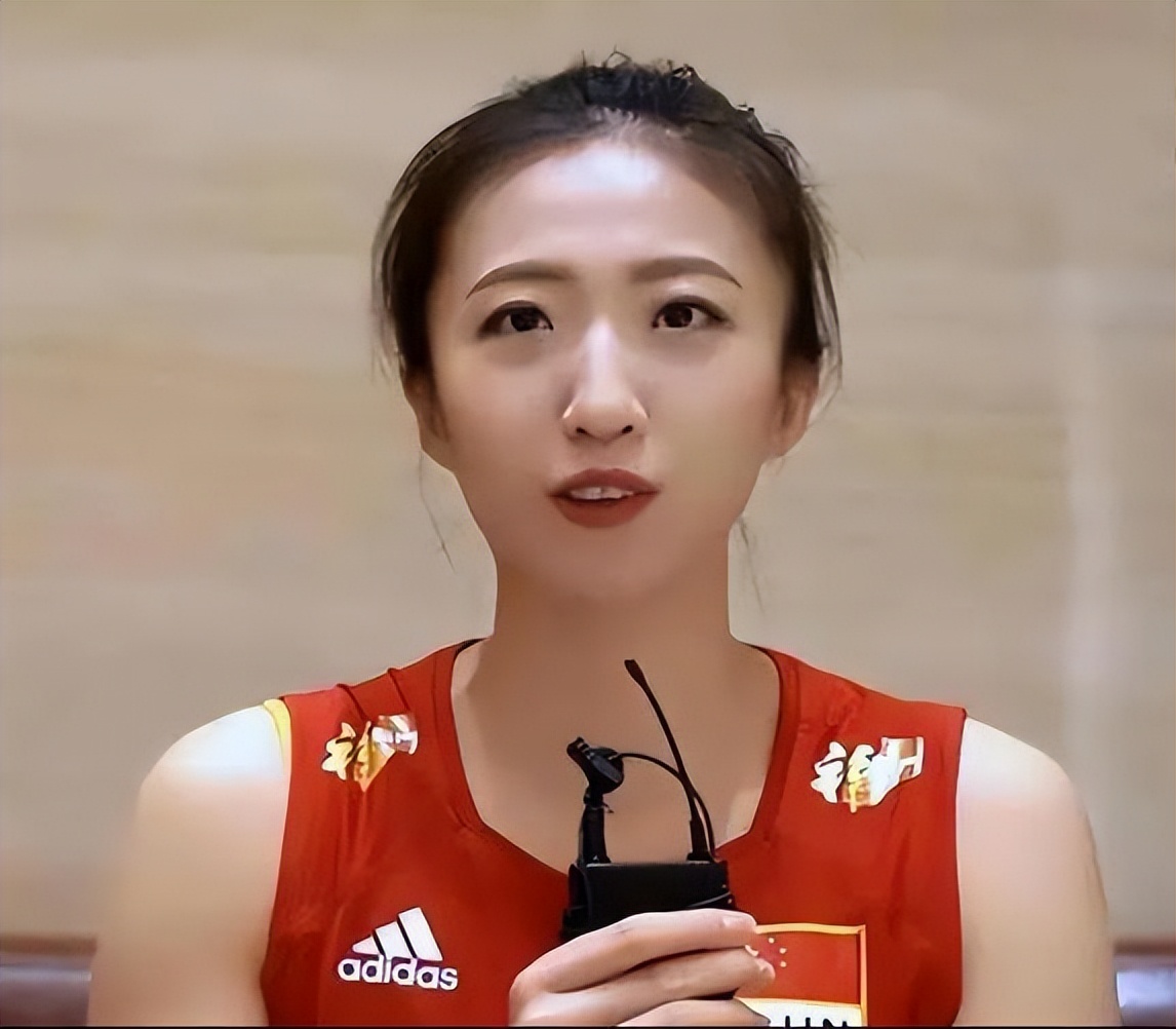 亚运会老将丁霞得到官媒表扬 因为她爱国 相比在意甲大杀四方朱婷