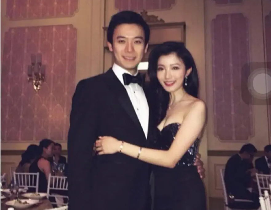 香港名媛被曝出轨,有高富帅老公却与丑男热吻,丑男身份也不简单