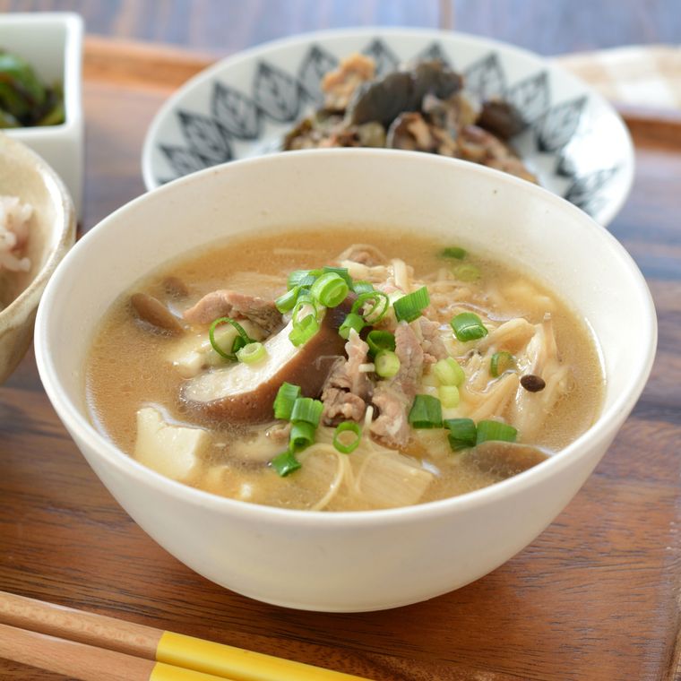 教你做猪肉香菇豆腐汤,不需要高汤简单又美味