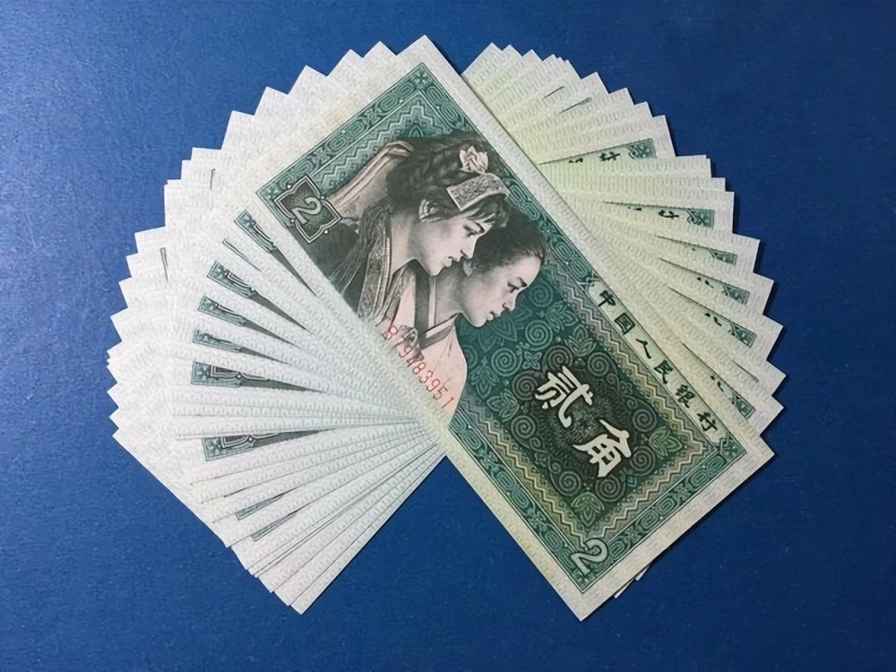 2张冠号一样的8002,估价达到了8万