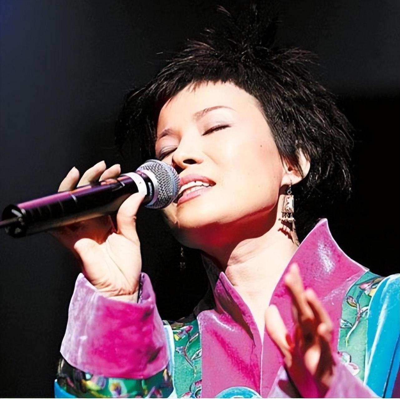 叶凡的遭遇,或许给众人敲响了一个警钟.