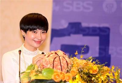 真豪横啊!cba福建队赢球后,美女老总宣布发3倍奖金