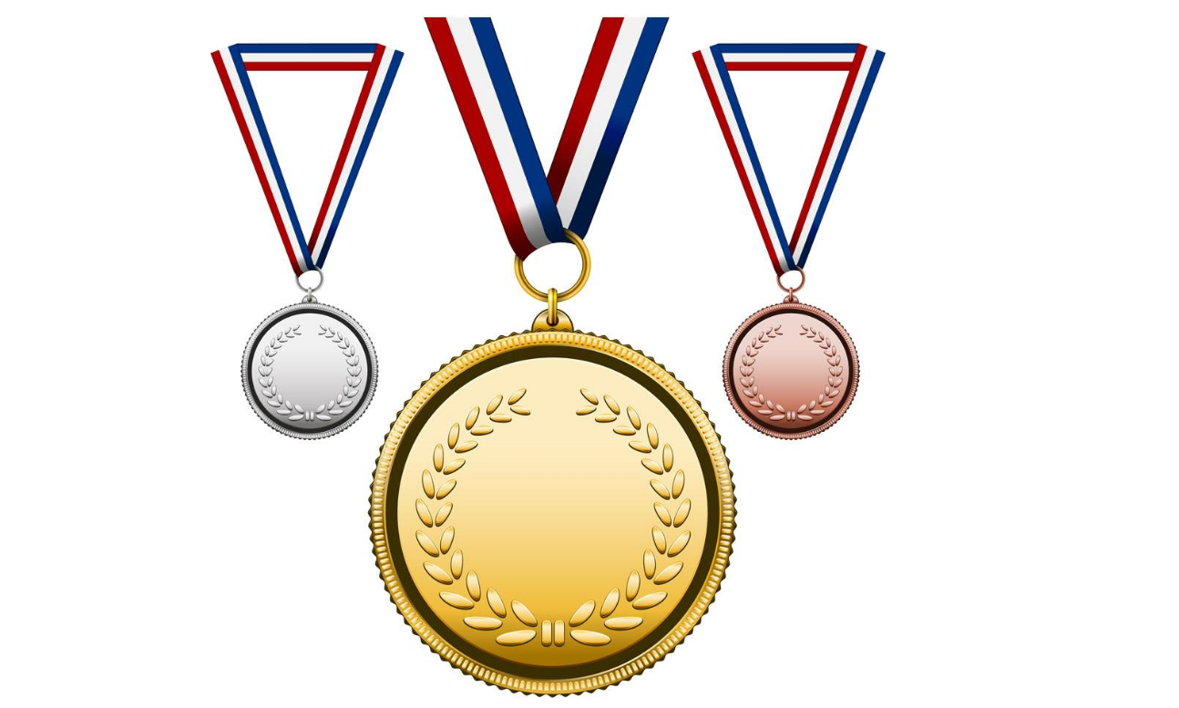 除了在奖牌的材料选择上,还有奖牌的设计元素,色彩搭配以及整体的协调