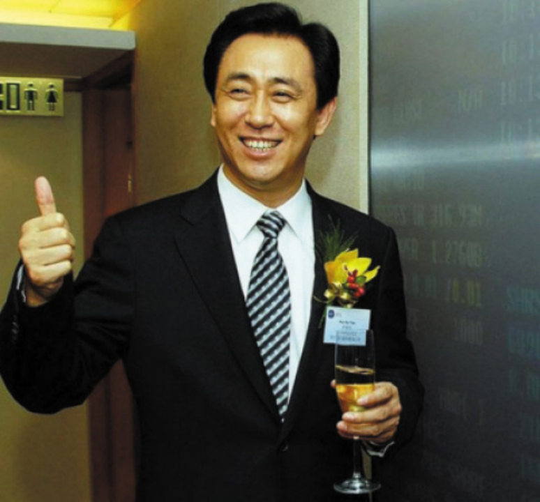 许家印被捉之后,更荒唐的一幕发生了,恒大物业把恒大集团给告了