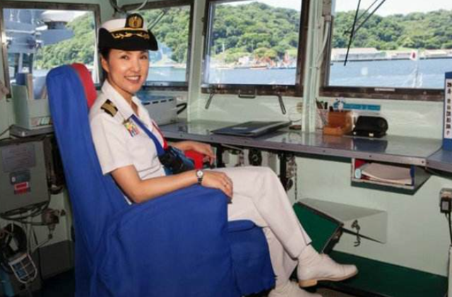 草根日本女军官,40岁成为主力舰舰长,军迷:升职如同开挂