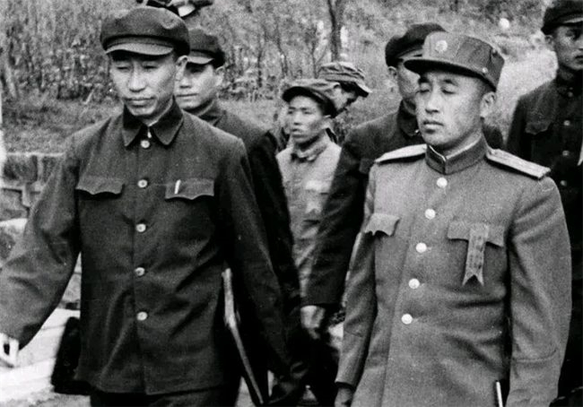 1955年解方被授予少将军衔,彭老总知道后,为何要为他鸣不平?