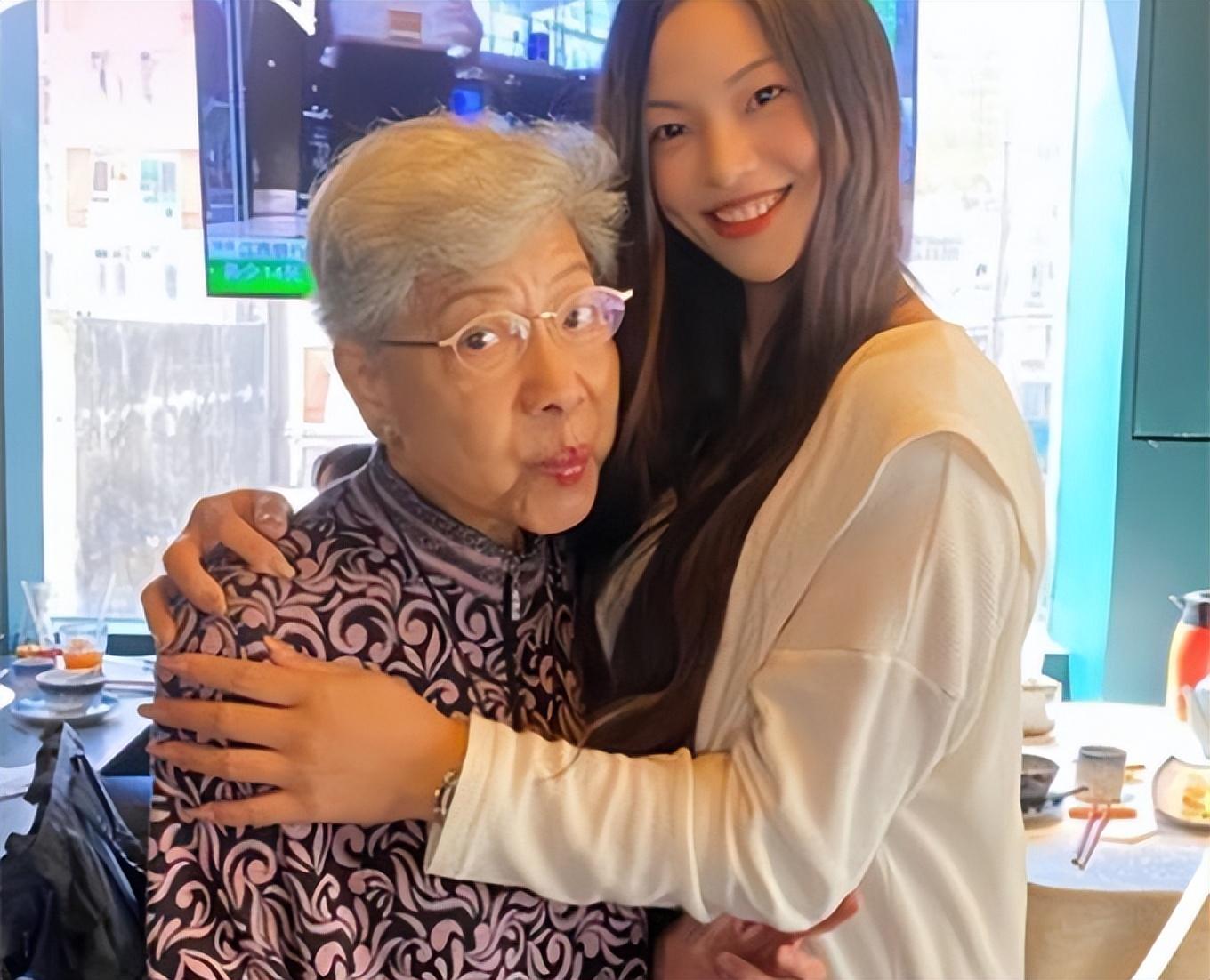 曝88歲羅蘭與90歲胡楓確認關係!不領結婚證,一起做個伴共度餘生