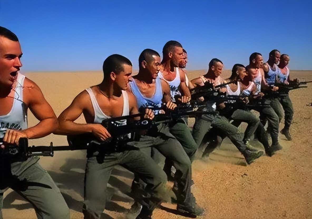 傅晨:为摆脱女友惨死悲痛,到法国当雇佣兵,终于重获新生