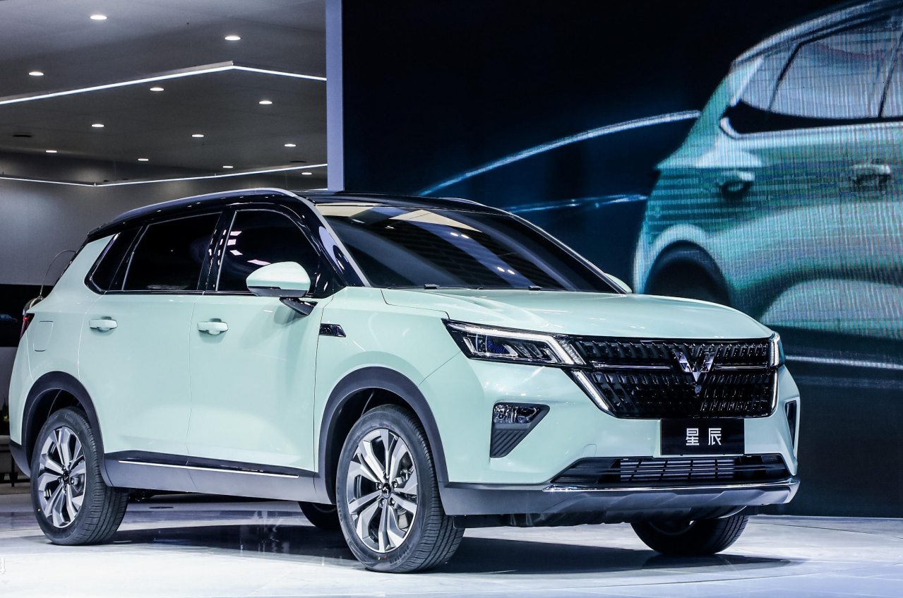 车身颜色命名颇有韵味!银标五菱首款suv产品五菱星辰首秀登场