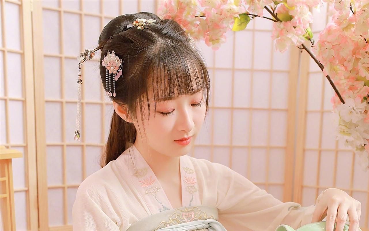 璟美国际:桂叶眉是盛唐女性的一种时尚标志