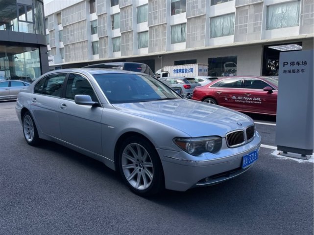 小伙花4万从老板手里买辆宝马745,沾沾自喜,半年后直呼开不起