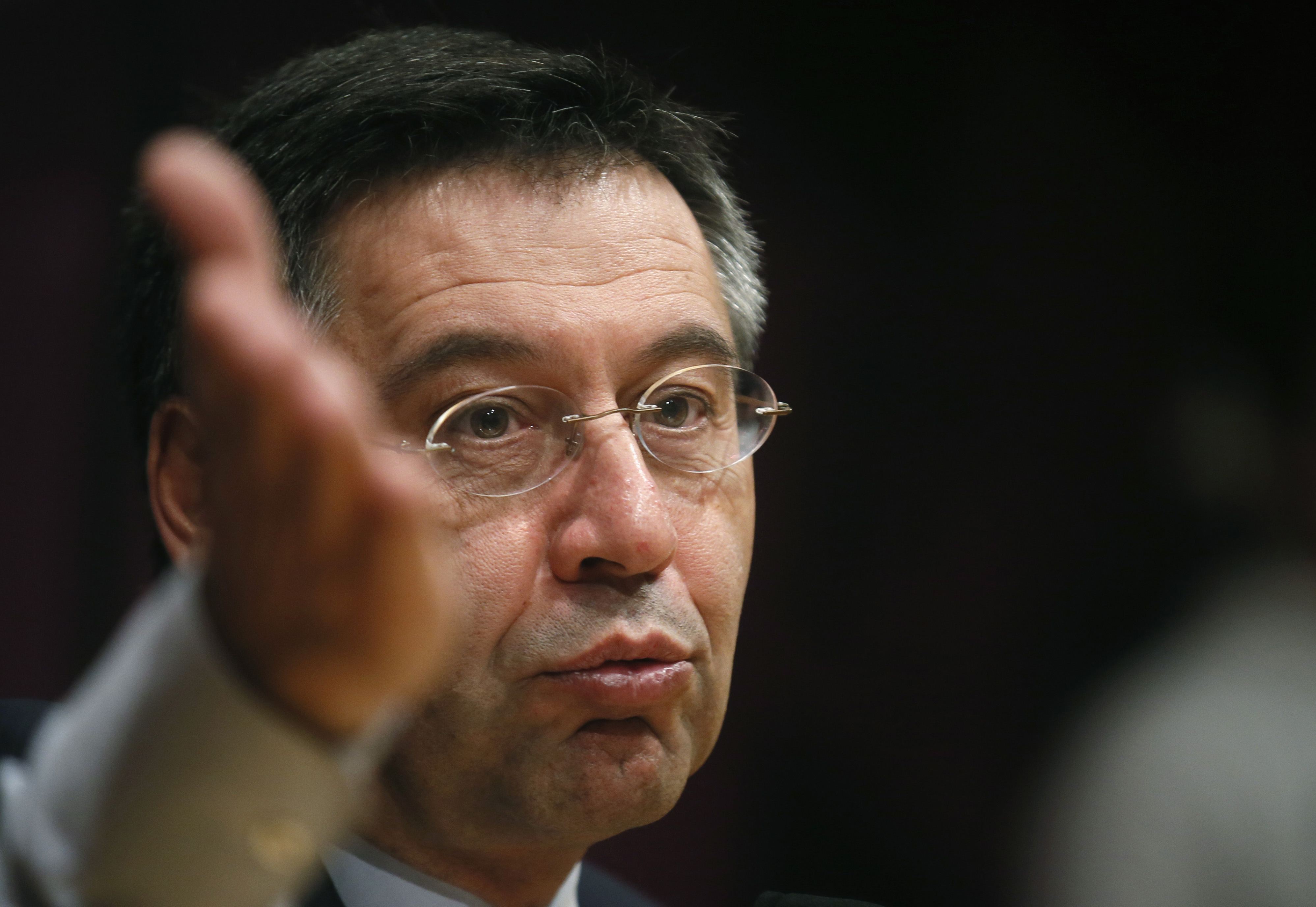 巴萨官宣:巴托梅乌辞职