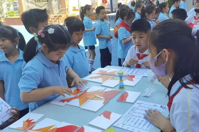 北京市西城区香厂路小学开展系列队前教育活动