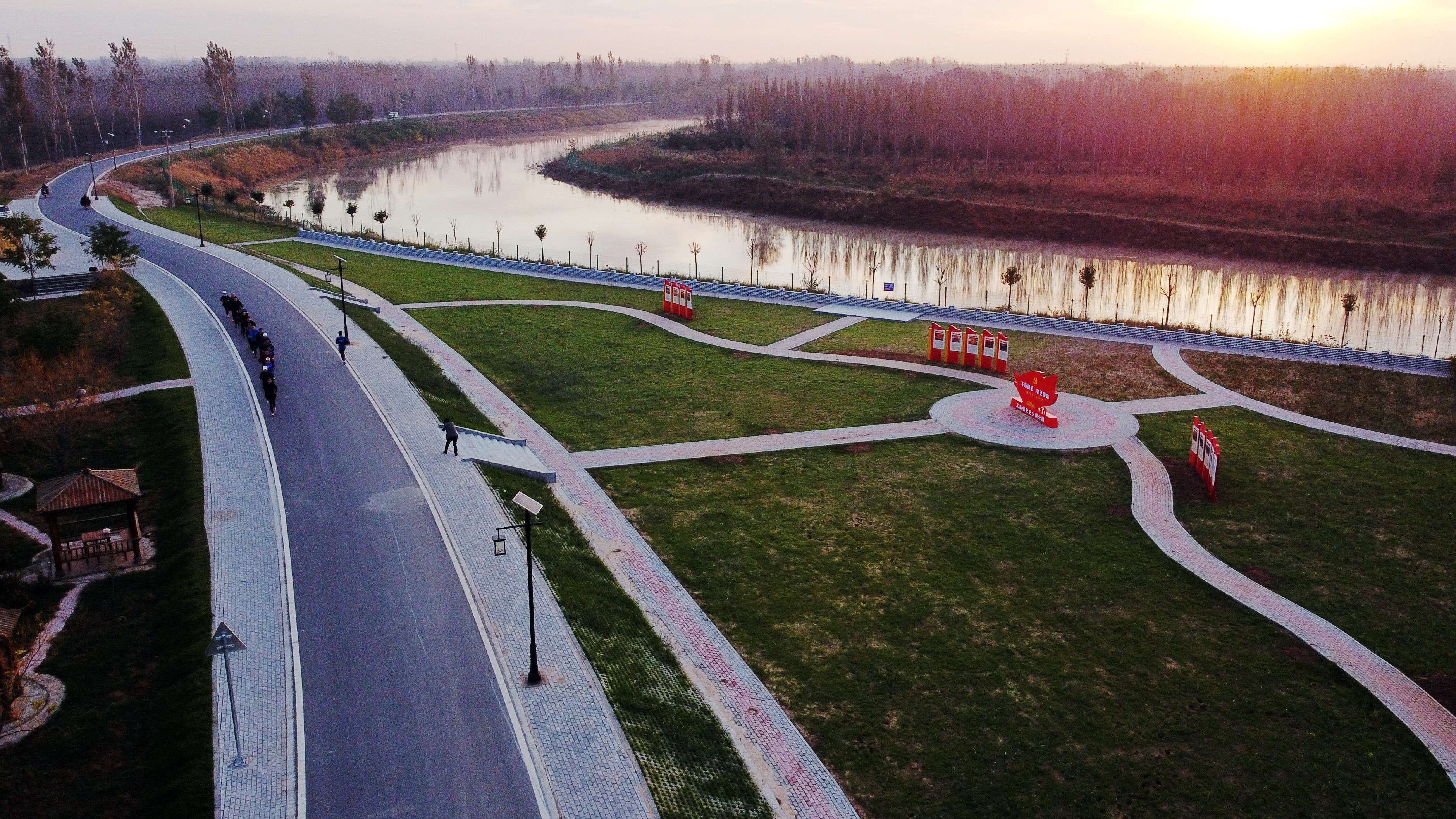 河北泊头打造运河景观带