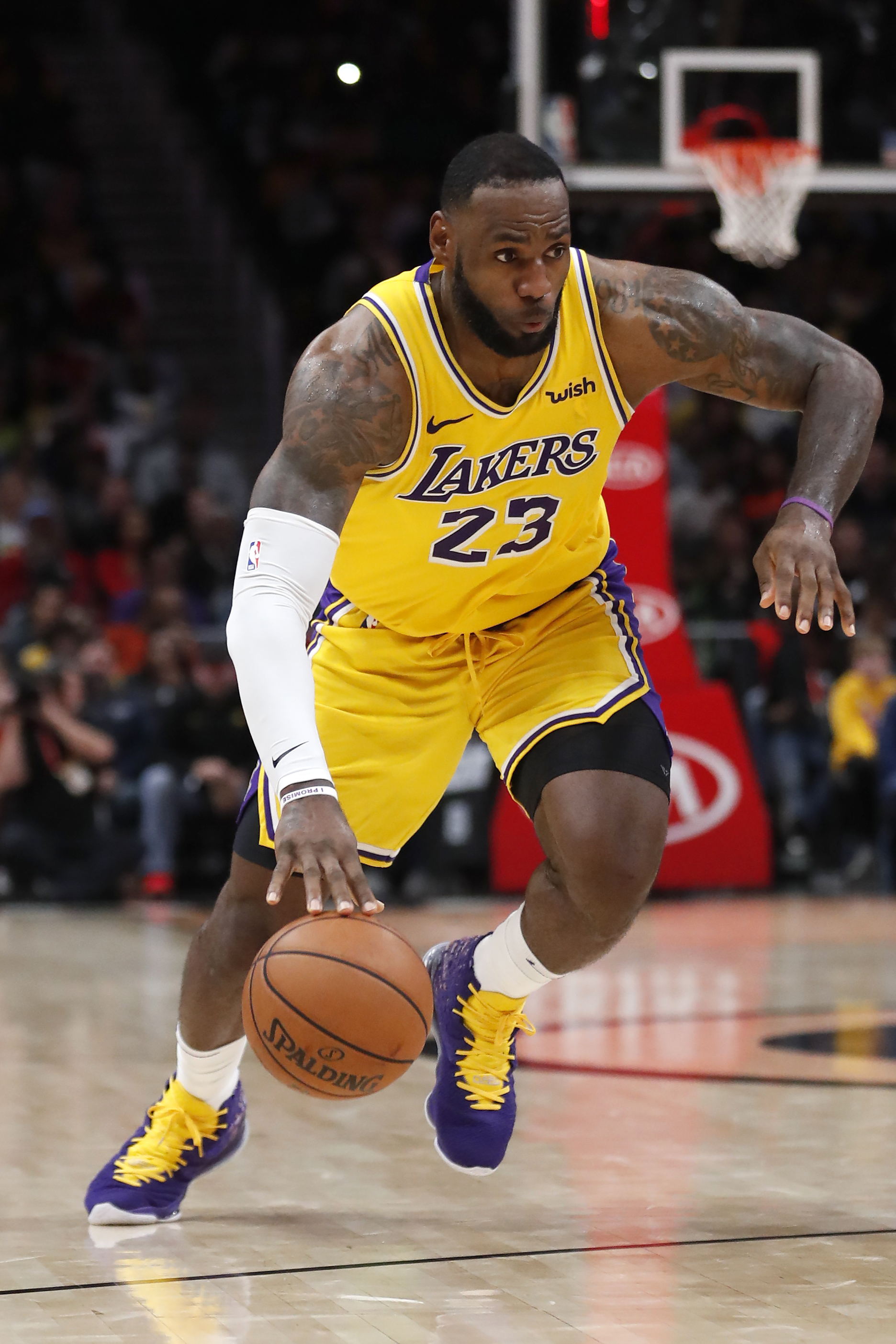 布朗和塔图姆对詹姆斯冤屈做出回应!詹皇迎战篮网,湖人队的傻瓜