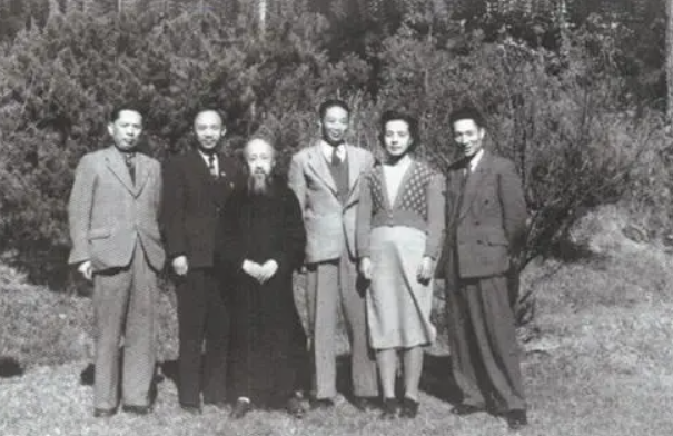王右家爱上有妇之夫,同居7年熬走原配,婚后发现丈夫和闺蜜有染