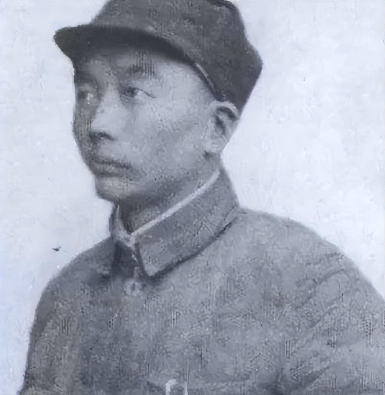 八路军司令员用望远镜相亲事后坦言免得亲事不成女孩尴尬