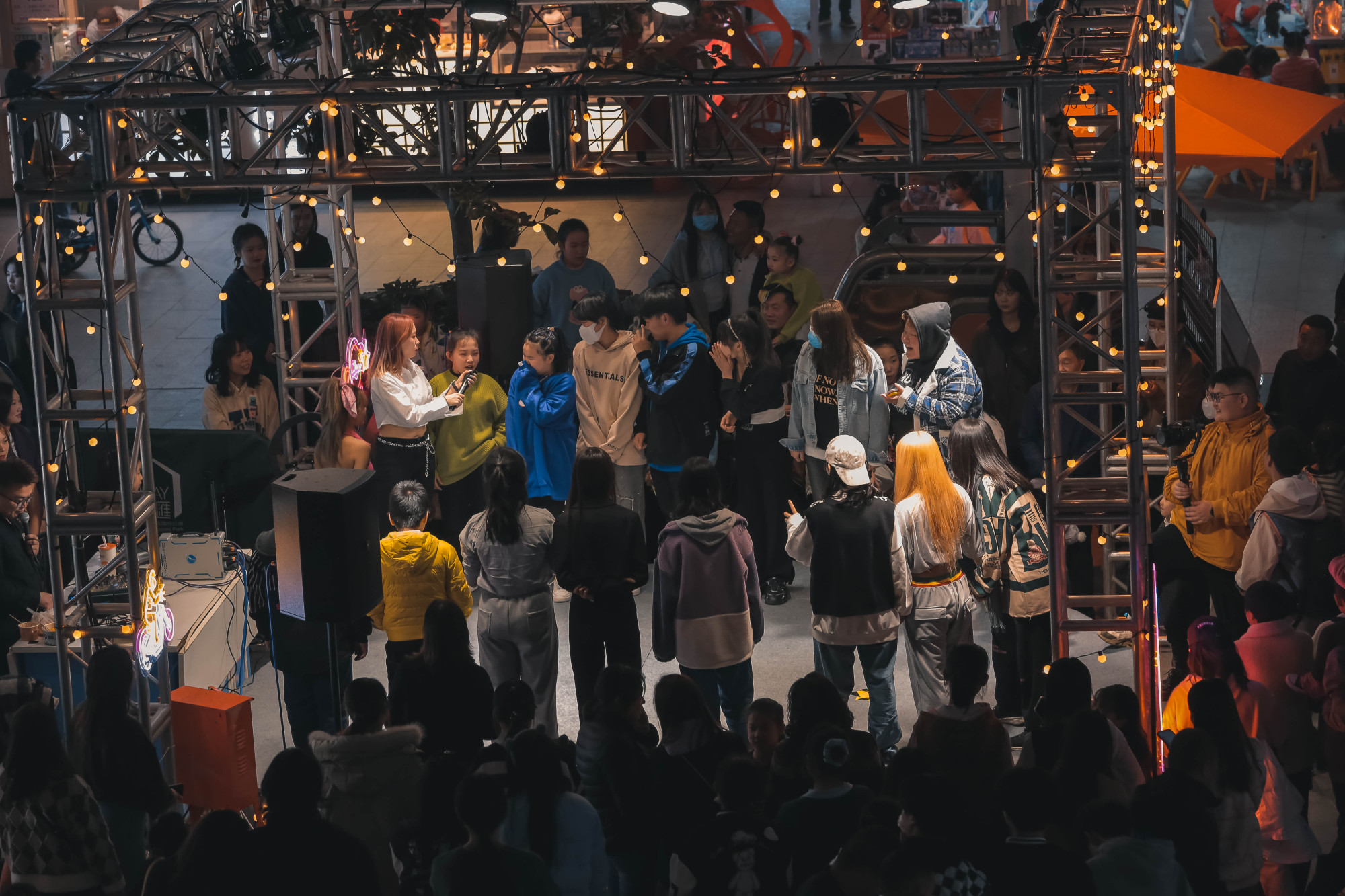 音乐爱好者最新聚集地——洛阳新都汇"潮玩集市舞台"