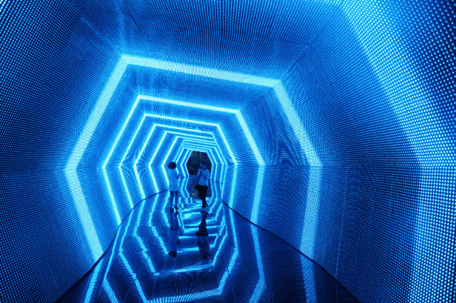 广州黄埔"穿越星际"时光隧道