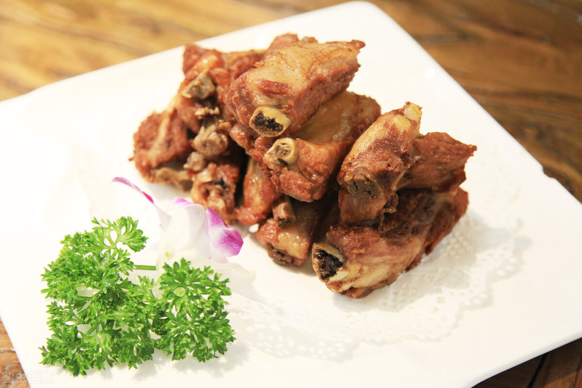 香炸蒜香小排骨,口感酥脆又美味,绝了这个味道,好吃到爆炸