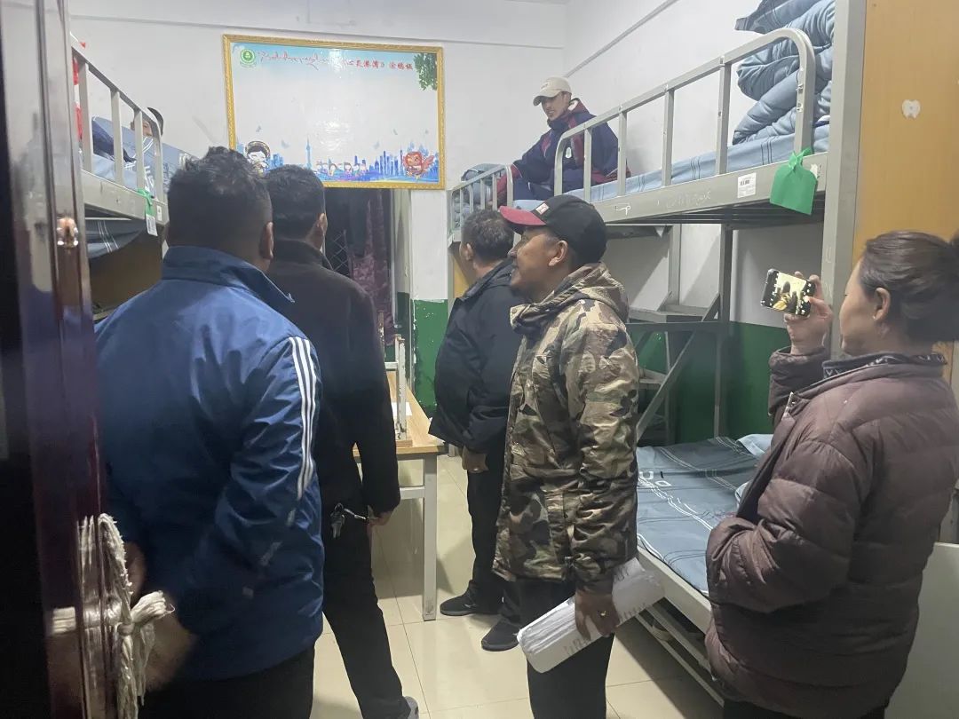 深入学校督导  促教学常规提档升级——仁青桑珠督导第一中学