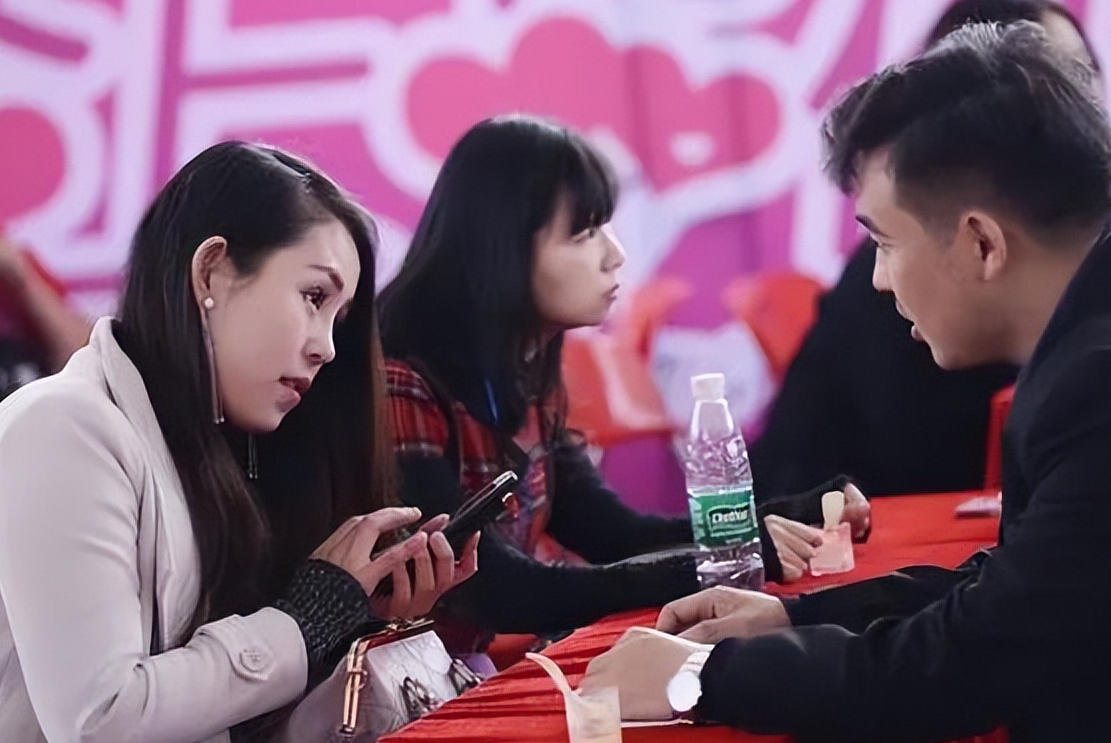 35岁女博士相亲索要50万彩礼,还提出不生娃,被相亲对象嘲笑