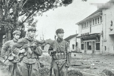 对越反击战中,那位弹尽粮绝率部投降的连长,后来怎么样了?