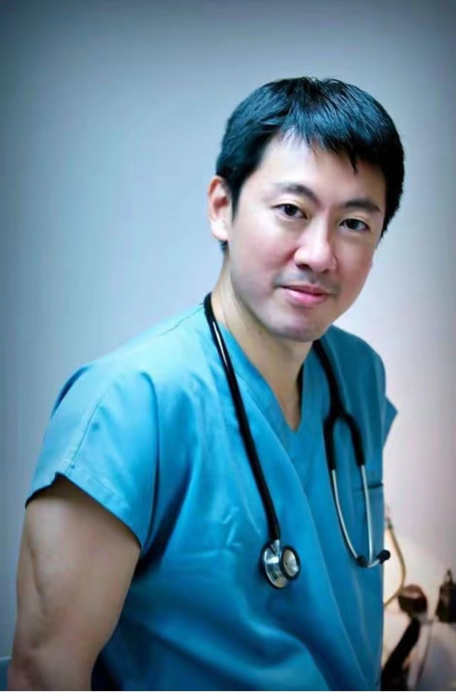 张庆祥:身价过亿美容医生,40岁不幸患癌去世,临终遗言万人转发