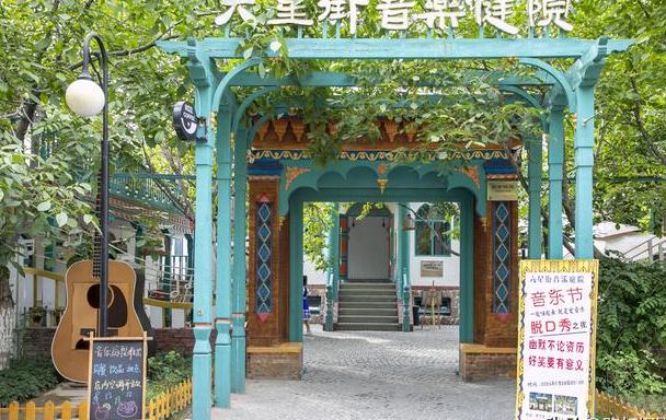 新疆旅行,别错过伊犁七星街,悠闲舒适风情无限,吃的玩的全囊括