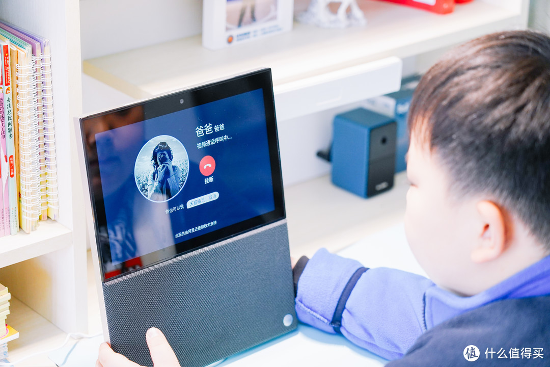 能帮你陪伴孩子的温情智慧屏:天猫精灵v10上手体验