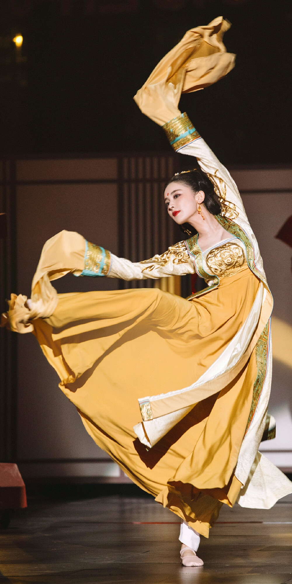 《王妃怪美的》她没想到遇到的是一匹看似佛性,内心却骚包的狼