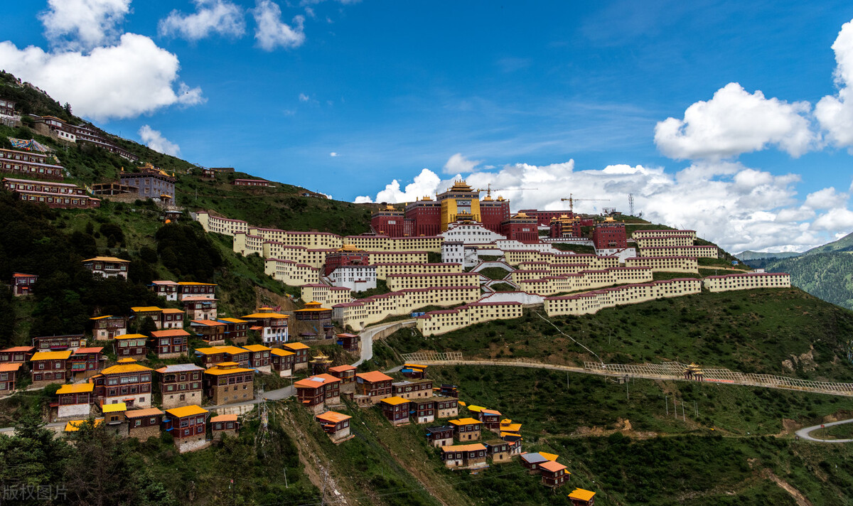 噶陀金刚座:宁玛派的六大祖庭之一,有十万修行者在此成就虹光身