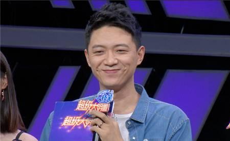 山东电视台主持人李鑫辞职做主播,曾接到噩耗后坚持录制节目