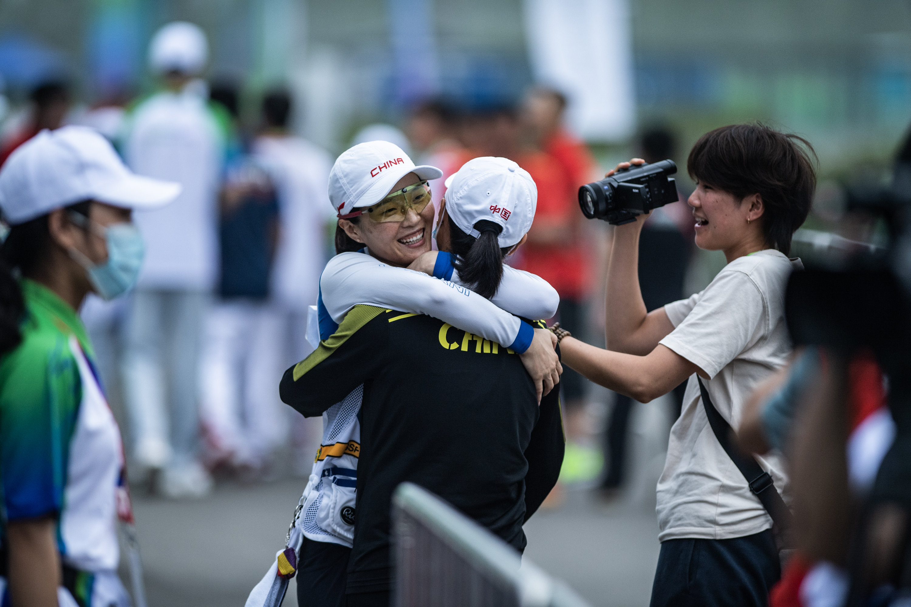 射击——魏萌女子飞碟双向夺冠
