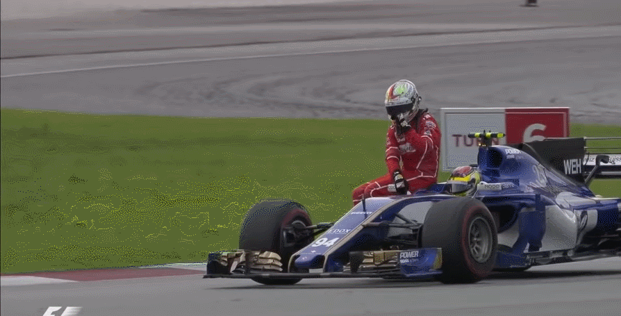 王一博摔车,中国体育上热搜!尹正:你们在欢呼什么?