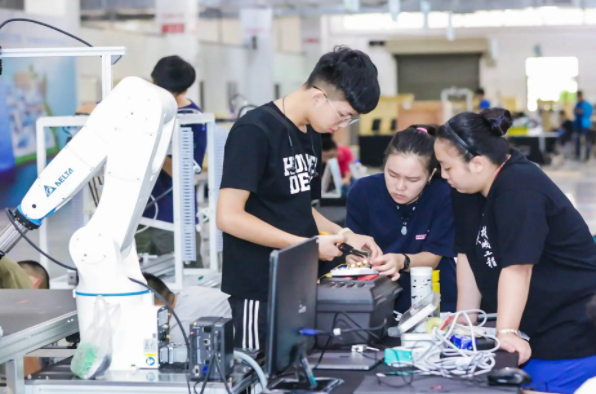 2022中考要取消"普职分流",发展职业本科教育,本科生越来越多