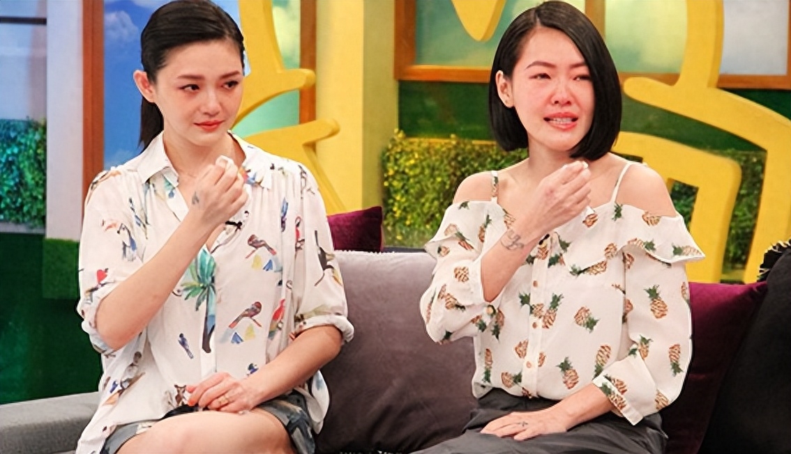 都来的啊"小s徐熙娣在综艺中的一句玩笑话,却让林志玲背负了多年骂名