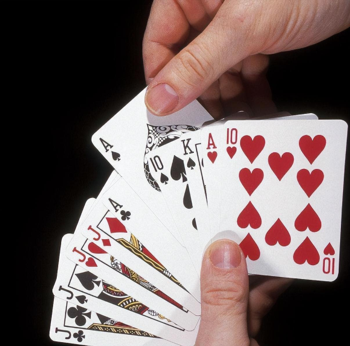打了这么久的扑克牌,牌上的12个人都是谁?他们为何会出现在牌上